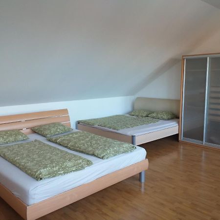 Villa Kysucka Senec Exteriör bild