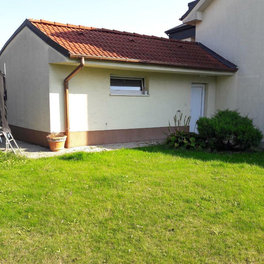 Villa Kysucka Senec Exteriör bild